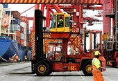 Australia: Reduced barriers to entry and anti-competitive behavior best means to tackle manufacturing crisis.