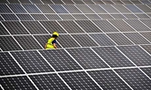 EU to Register Chinese Solar Panels, Highlighting Tariff Threat