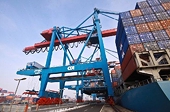 EU: China 'cannot be free rider on trade'