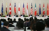 U.S. lawmakers warn Japan, Canada on Pacific trade deal talks