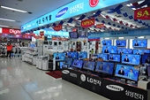 S. Korean companies facing double whammy of shrinking export market and trade disputes