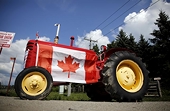 Trump vows to back U.S. dairy farmers in Canada trade spat