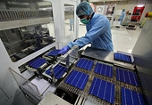 Solar energy boom turns to bust for Indian manufacturers