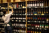 China imposes anti-dumping measures on Australian wine