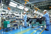 Exports, investments remain Vietnam’s economic growth driver: Insiders