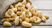 Private sector spurs cashew trade