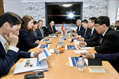 Vietnam ready to further open market for US exports: Minister
