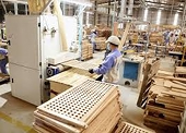 Expect to keep 25% tax on wooden furniture exported to the US