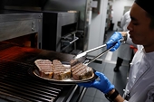 China extends beef import probe into 2026, giving exporters more breathing room