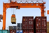 Viet Nam's trade surplus with US surges in January as imports from China hit new high